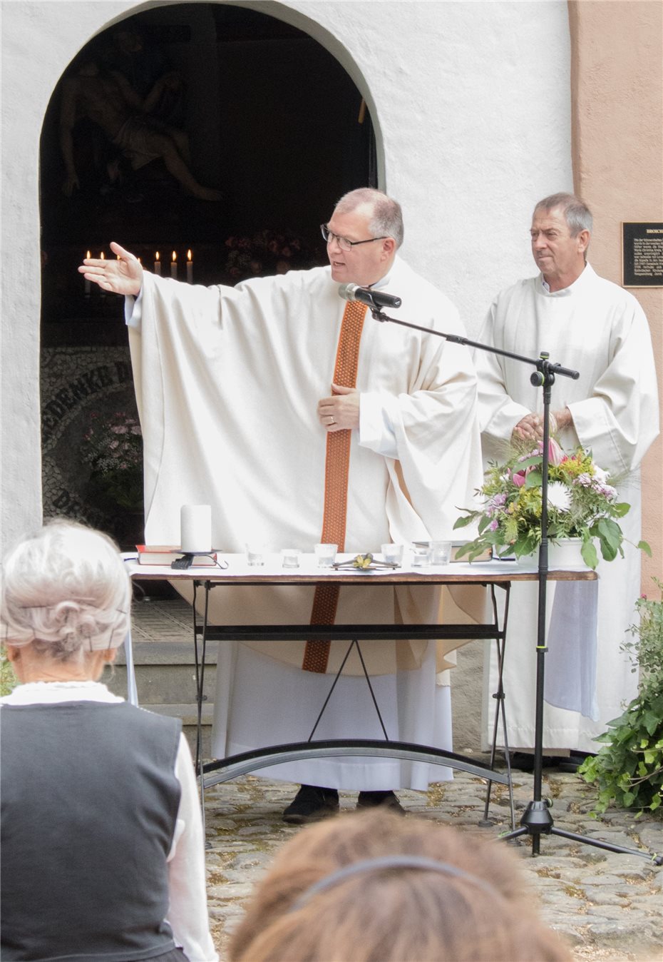 Premiere für Pfarrer Michael Hoßdorf