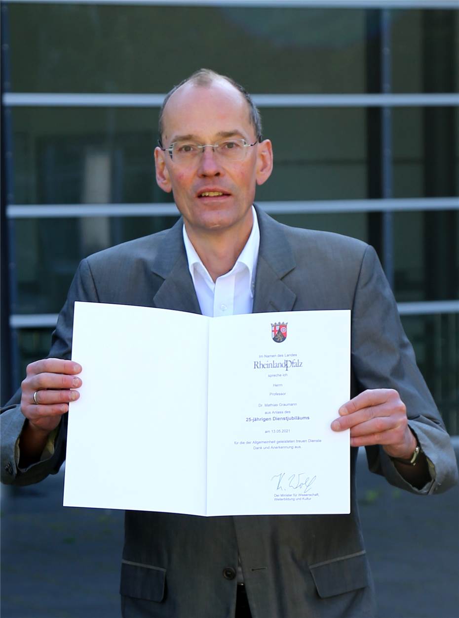 Prof. Dr. Mathias Graumann
feiert Dienstjubiläum
