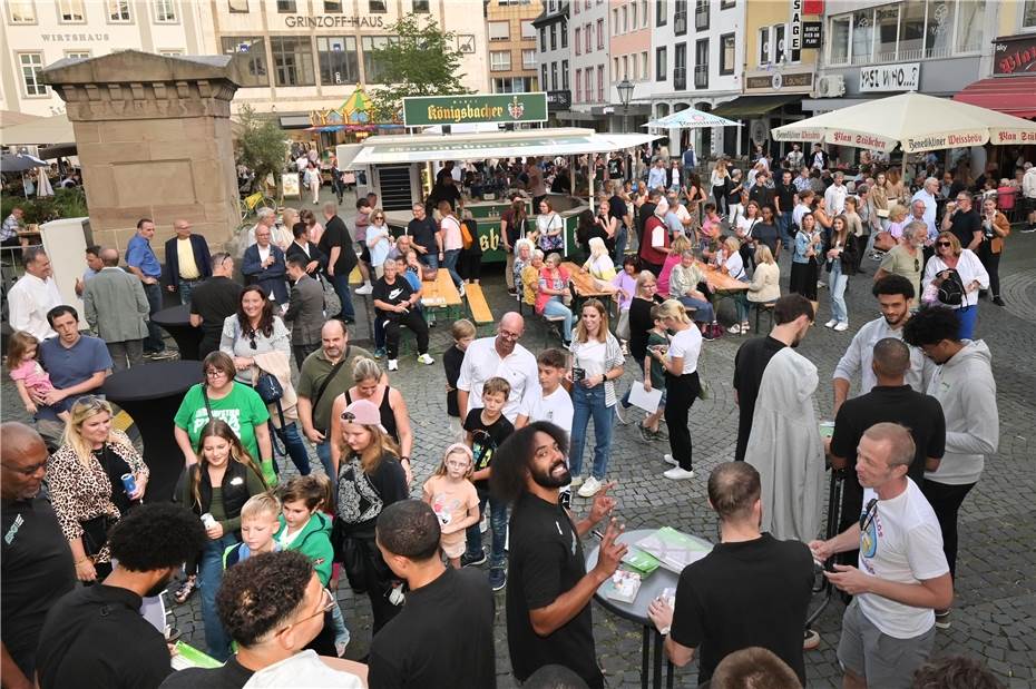 Schängelmarkt in Koblenz eröffnet