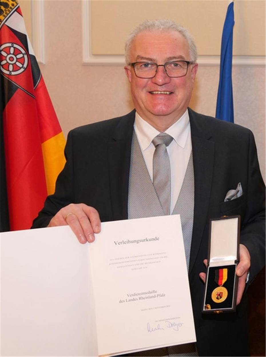 Antonius Kohlhaas
erhält Landesverdienstmedaille