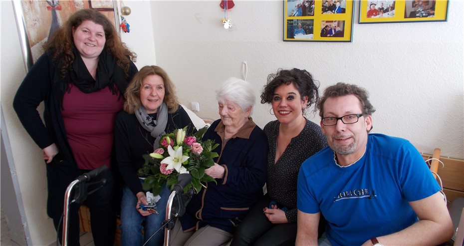 Ruth Künstler feiert 90. Geburtstag