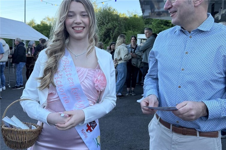 Victoria I. ist erste Kettiger Blütenmajestät