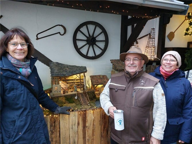 : Andrea Jahnen (Teamvorstand Kinderschutzbund Ahrweiler), Rudolf Schell und Ursula Schell. Foto: Jahnen
