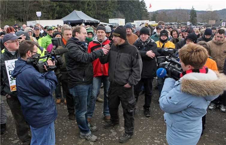  Auch die Demonstranten selbst durften in Interviews ihre Meinung sagen und Fragen stellen.