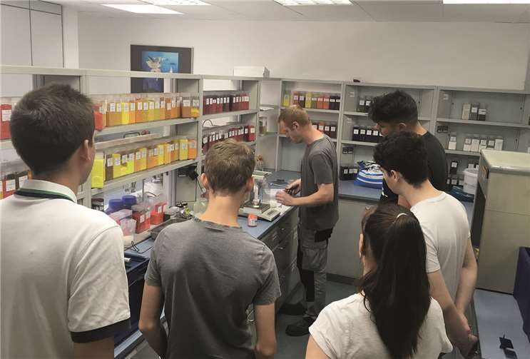 : Betriebsbesichtigung bei der AF-COLOR.