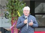  Dernaus Bürgermeister Alfred Sebastian freute sich beim 15. Weinfrühling über v...