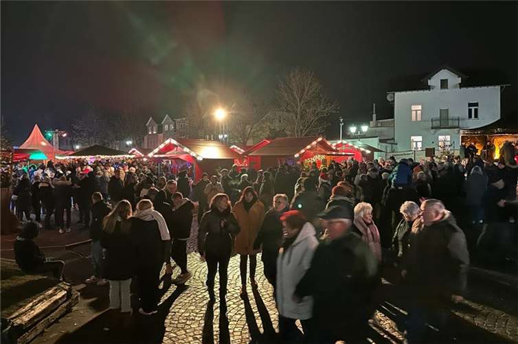 . Die Besucherinnen und Besucher können sich auf ein stimmungsvolles Ereignis freuen, das sich vom Prümer Wall bis in die Innenstadt erstreckt.