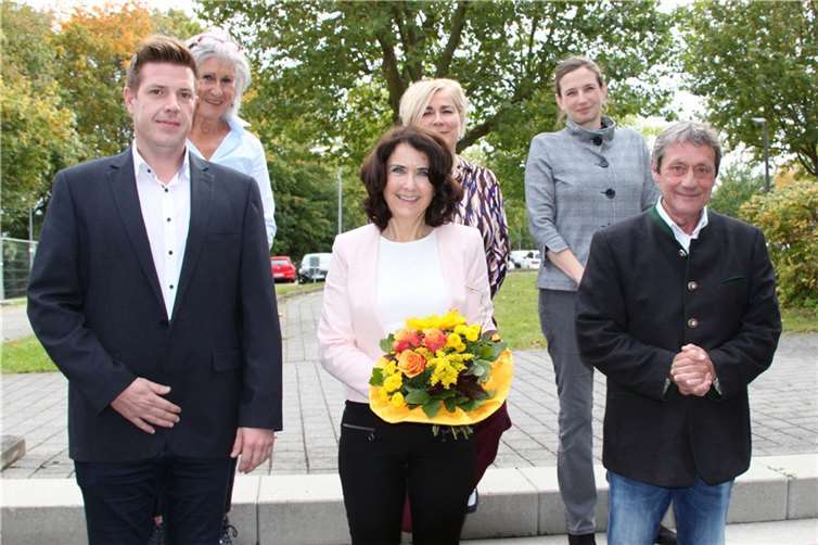 : Die Gesellschafterversammlung gratulierte Petra Noll (Mitte vorn) – der neuen Geschäftsführerin der Museen im Westerwald GmbH. Foto: Kreisverwaltung / Carolin Faller