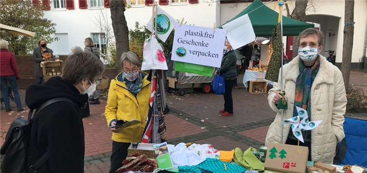 . Die Initiative „Rheinbach - ohne Plastikmüll“ und die Steuerungsgruppe Rheinbach Fairtrade Town informierten Interessierte zum Thema.