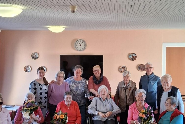  Die bunten Blumen sorgten für große Freude und zauberten vielen Bewohnern ein Lächeln ins Gesicht.