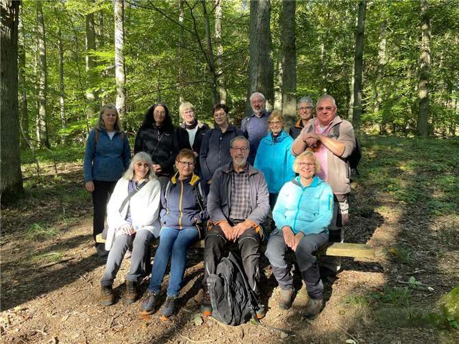  Die erfolgreich ausgebildeten Wegepaten. Foto: Stadt Adenau/Verena Krämer