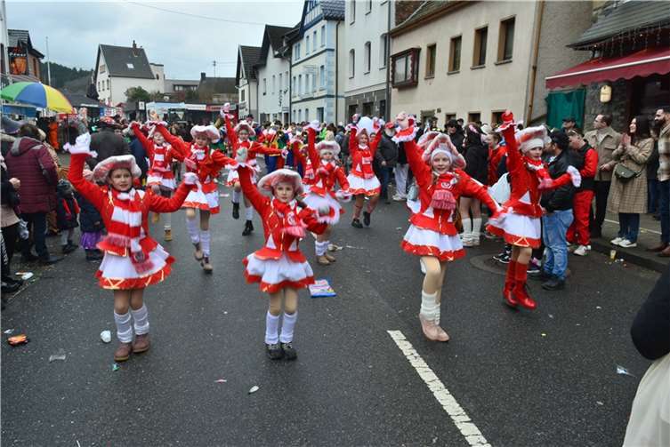 Fotogalerie: Verbandsgemeinde-Sonntagszug in Adenau 2023 Foto: CF