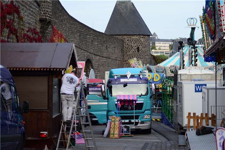 Fotogalerie: Aufbau auf dem Lukasmarkt Foto: CF