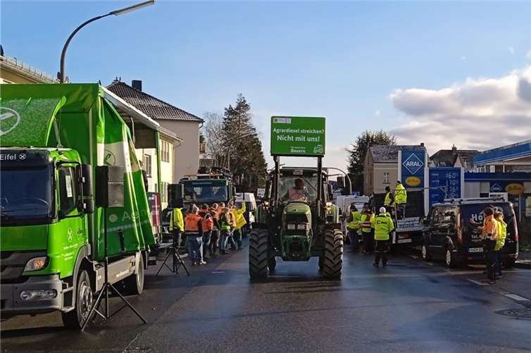 Bad Neuenahr-Ahrweiler: Traktordemo mit mehr als 100 Teilnehmern Foto: GS/Archiv