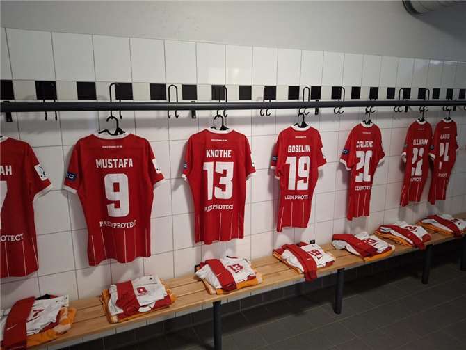 Vorbereitungsspiel ohne Zuschauer: MSV Duisburg und Kickers Offenbach treffen sich in Mayen Foto: Peter Leonard