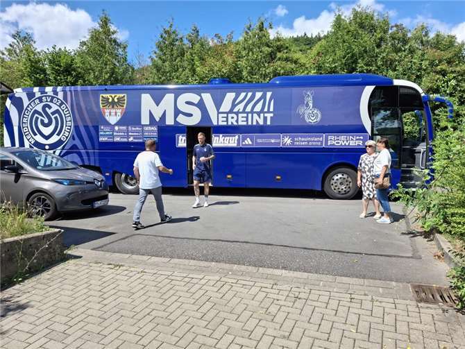 Vorbereitungsspiel ohne Zuschauer: MSV Duisburg und Kickers Offenbach treffen sich in Mayen Foto: Peter Leonard
