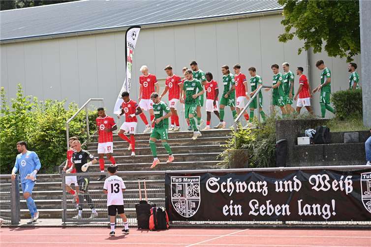 Vorbereitungsspiel ohne Zuschauer: MSV Duisburg und Kickers Offenbach treffen sich in Mayen Foto: Peter Seydel/Jan Huebner