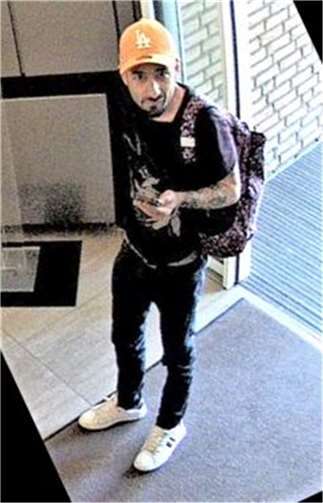 Fahndung: Wer kennt diesen Autodieb? Foto: Polizei Bonn