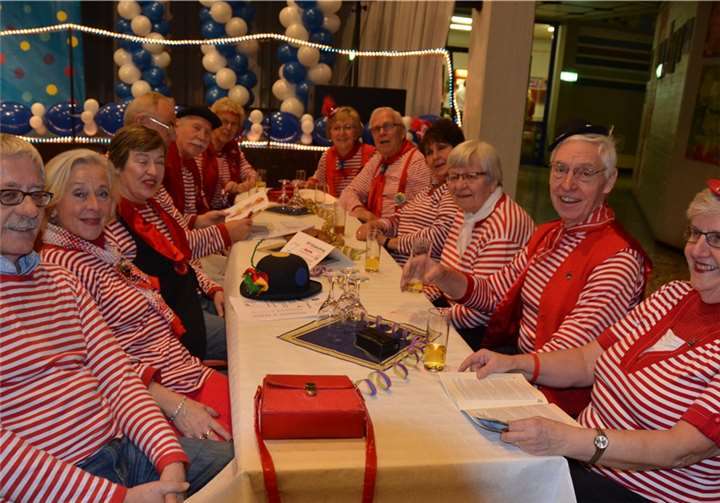 : Immer im Kostüm dabei - die Nachbarschaft „Auf dem Mühlenberg“.