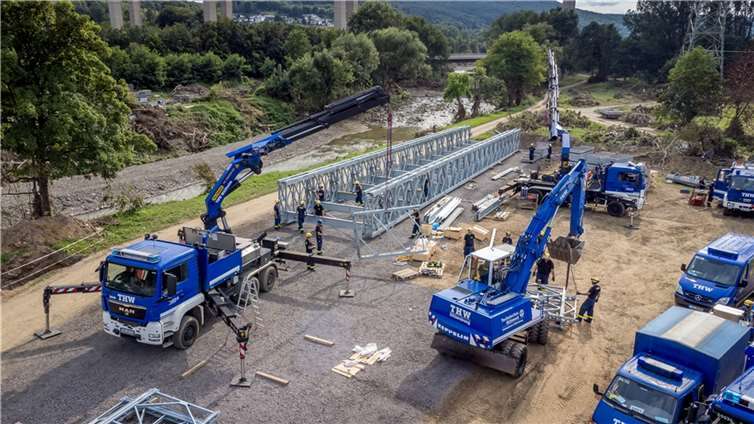  Insgesamt 25 neue Brücken haben die Einsatzkräfte des THW nach der Flutkatastrophe errichtet.  Foto: THW