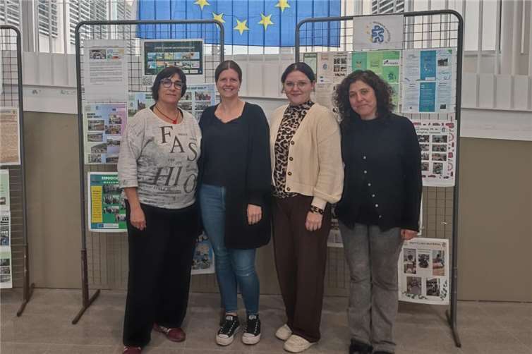 : J. Filip Sabaté und M. Agüera Cabo mit den Kolleginnen Serina Zoaeter (Lehrkraft und Erasmus plus-Koordinatorin) und Anna-Lena Thomas beim Besuch in Spanien im März 2025. Foto: Serina Zoaeter