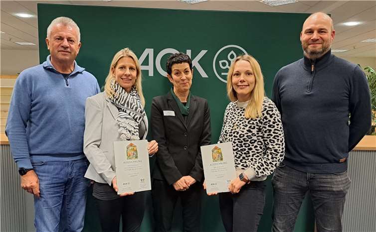 : Jürgen Schick, Michaela Wolff vom Fluthilfe-Ahr e.V., Petra Margraff von Petra Margraff der AOK Rheinland-Pfalz/Saarland, Nadine Wenigmann, Jürgen Hofmann vom AHRche e.V.  Foto: Michael Vitten