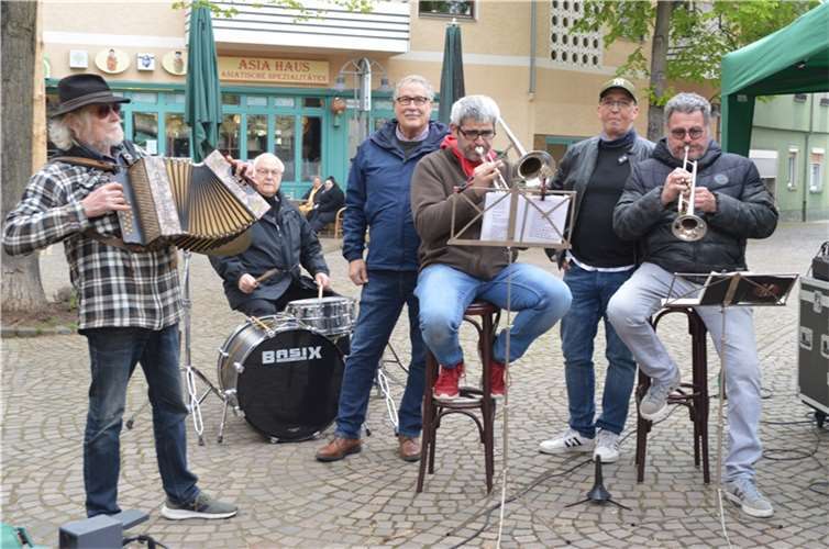  Maibaum-Aufstellung in Remagen.