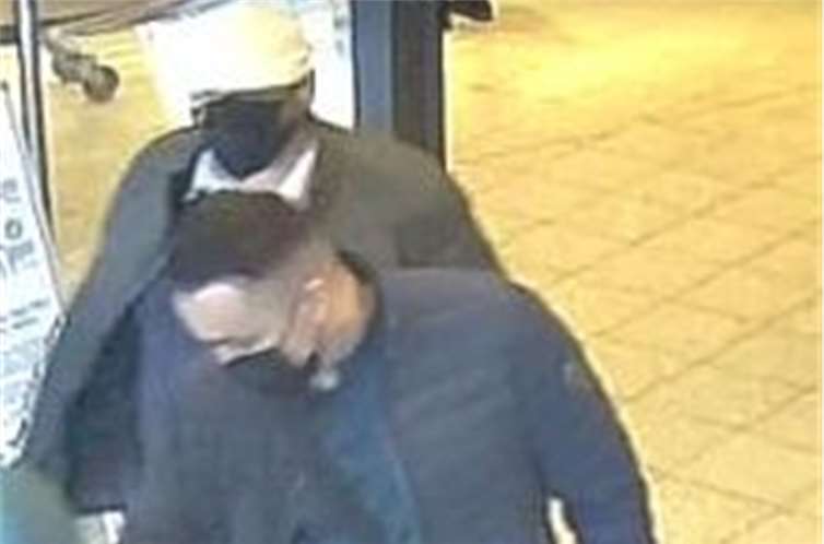 Foto-Fahndung: Wer kennt diese Männer? Quelle: Polizei Bonn