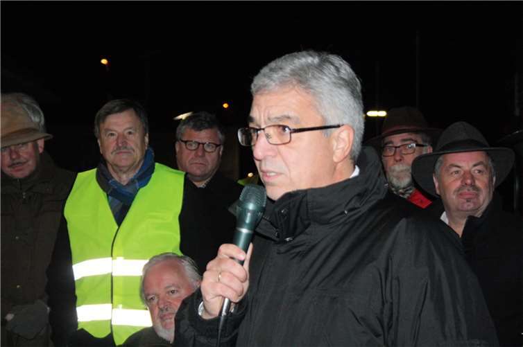  Staatsekretär Roger Lewentz war nach Neuwied gekommen, um die Initiativen gegen Bahnlärm zu unterstützen .