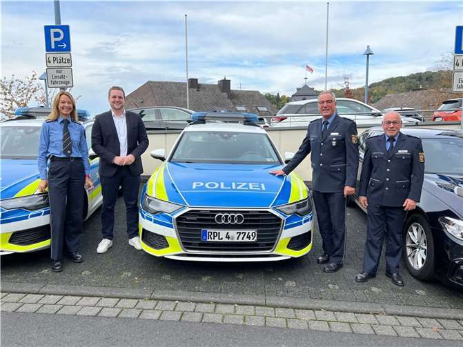 : Voller Rückhalt für die Blaulichtfamilie: Der heimische Abgeordnete Martin Diedenhofen (SPD) besuchte kürzlich die Polizeiinspektion Linz.  Foto: privat