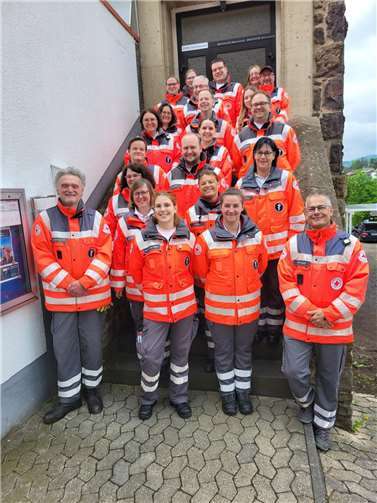 : „Wer rastet, der rostet.“ - das dachten sich 21 Ehrenamtliche des DRK-Kreisverbands Ahrweiler e.V. und nahmen deshalb an einer Sanitätsfortbildung teil. Foto: Mike Robe / DRK-OV Niederzissen