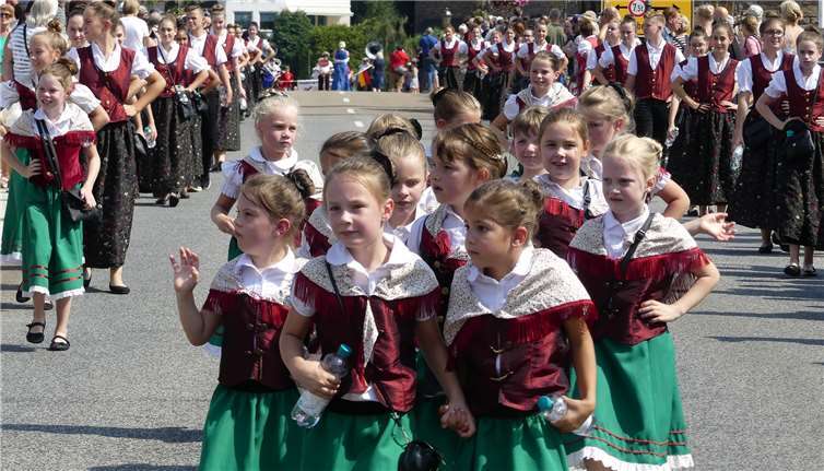 : Zahlreiche Tanzgruppen, wie hier der TV Cochem,waren mit ihrem Nachwuchs vertreten.
