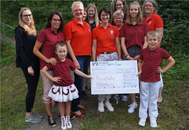 ... als auch die Tanzflöhe freuten sich über die großzügige Spende.Fotos: privat