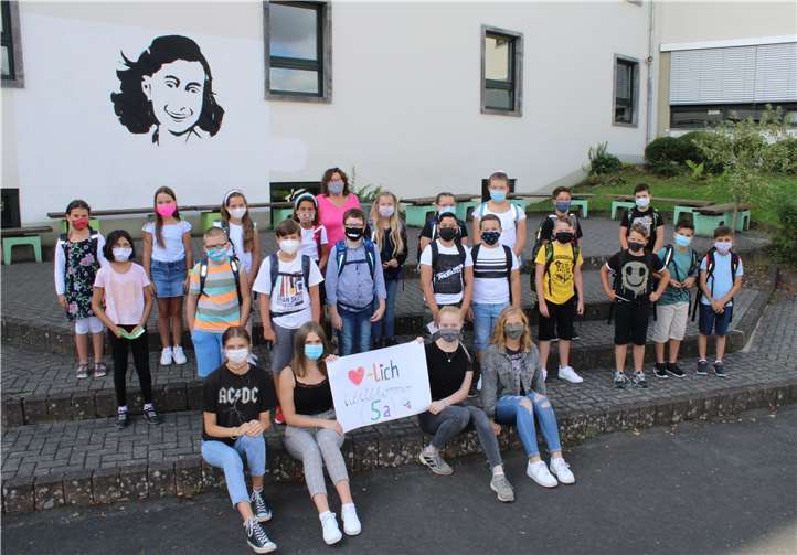 ... freuen sich ungemein auf die neuen Mitschüler und Aufgaben.