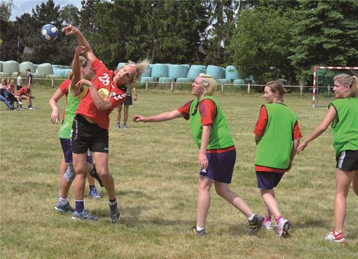 : … oder der Damen, es wurde leidenschaftlich aber fair gekämpft.