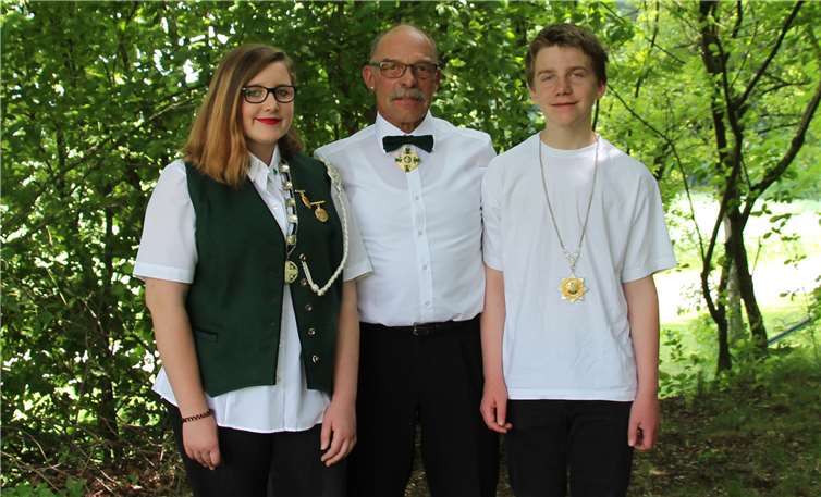 ... sowie Scheibenprinzessin Jana Berresheim, Jungschützenmeister Hans Werner Schneider und Schülerscheibenprinz Ben Berresheim.