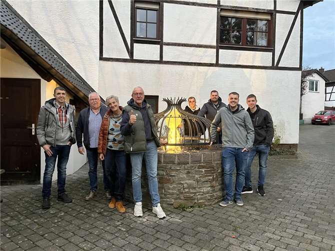 : v.l. Thomas Sonntag, Hans-Willi Jungbluth, Susanne Thönnies, Olaf Wulf, Leon Bois, Dennis Bungard, Niclas & Marvin Sonntag.  Foto: Werner Henninger