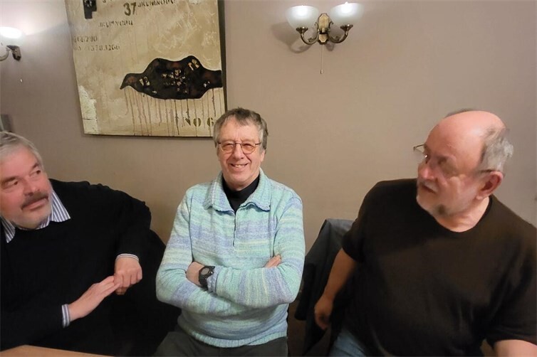  v.l.n.r. Aufbaubeauftragter Rolf Lohmer, Budenbauer Ewald Fuchs, Whisky-Man Dr. Jürgen Fleischmann