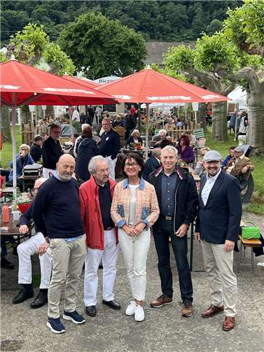 : v.l.n.r. Walter Rosenbaum, Reinhold Koytek, Petra Schneider, Michael Schweikert und Guido Reuter.  Foto: Petra Schneider