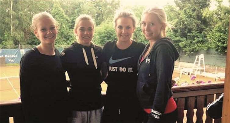 1. Damenmannschaft (v.l.): Lisa Philippsen, Franziska Schmidt, Hannah Fergen, Laura Huhn.privat