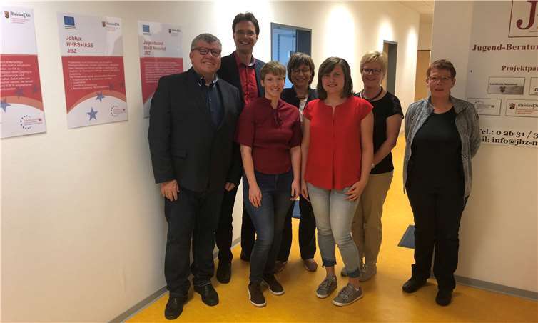 1. Kreisbeigeordneter Michael Mahlert, Gerhard Paul, Diana Will, Beate Zwick, Erika Koch, Agnes Ulrich, Kriemhild Seegers (v.l.). Foto: Kreisverwaltung Neuwied