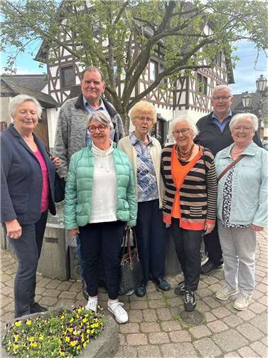 1. Reihe v.l. Regina Koschewa, Ingrid Schweitzer, Else Adenau, Adelheid Sabel, Trudi Gehenzig. 2. Reihe: Peter Erben, August Hollmann. Foto: Veronika Hollmann
