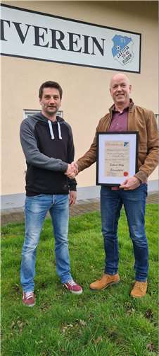 1. Vorsitzenden Patrick Bach, rechts Eckhard (Eck) Wolff (v.l.).  Foto: Stefan Linder