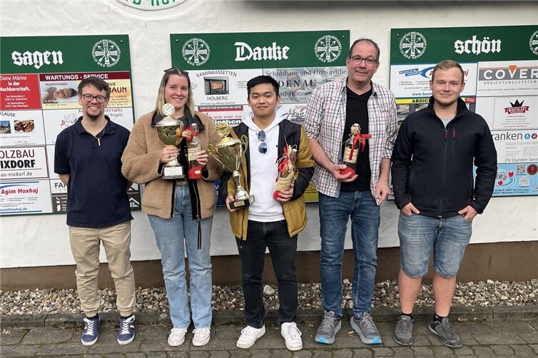 1. Vorsitzender Tobias Kramer, Kim Weber, Minh Chi Do, Dirk Heßler, Joshua Könen