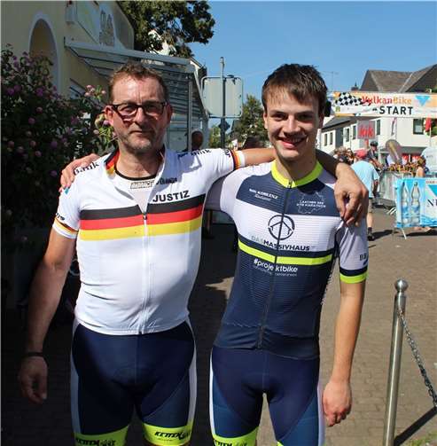 1. Vorsitzender der SIG Ralf Berenhäuser mit Julian Griebel.