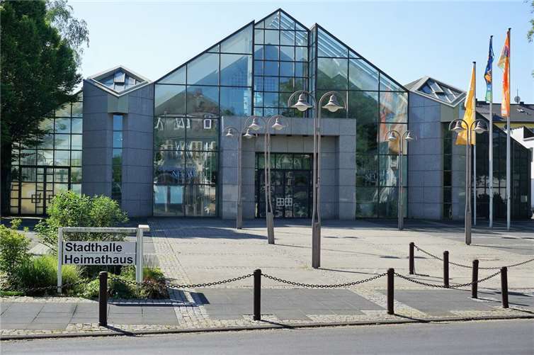 1,1 Mio. Euro möchte die Stadt Neuwied für eine mobile Veranstaltungshalle als Provisorium ausgeben, weil das Heimathaus zum 31. Dezember geschlossen wird.  Fotos: FF