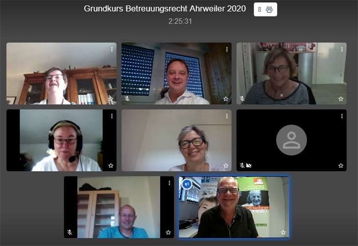 11 Teilnehmer waren erleichtert, dass der Grundkurs trotz Corona Online fortgesetzt werden konnte. Fotos:Betreuungsvereine