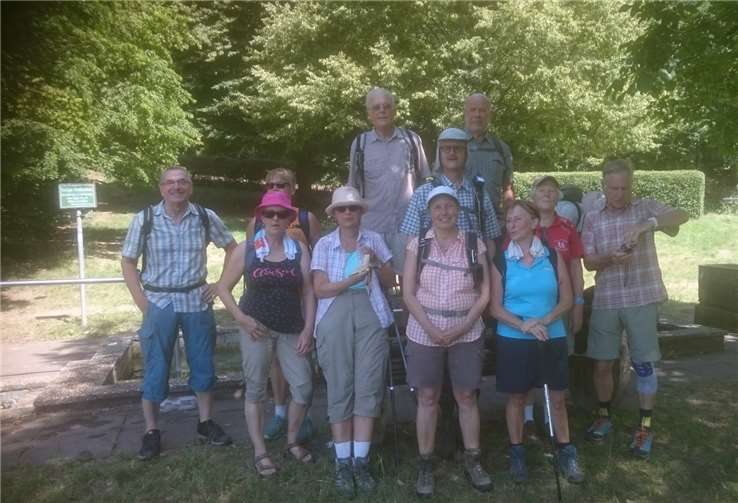 11 Wanderfreunde/innen aus Eitelborn hatten sich zum Wandern eingefunden.Foto: privat