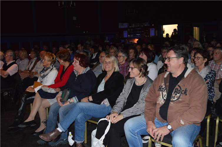 110 Zuschauer spendeten immer wieder spontan Beifall.