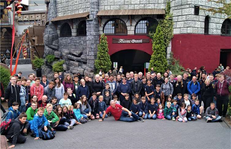 116 Teilnehmer hatten Riesenspaß beim 12. Aktionstag der Jugendfeuerwehren im Phantasialand.  privat